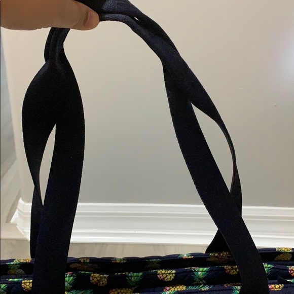 Vera Bradley pineapple weekender bag used once - Picture 5 of 7
